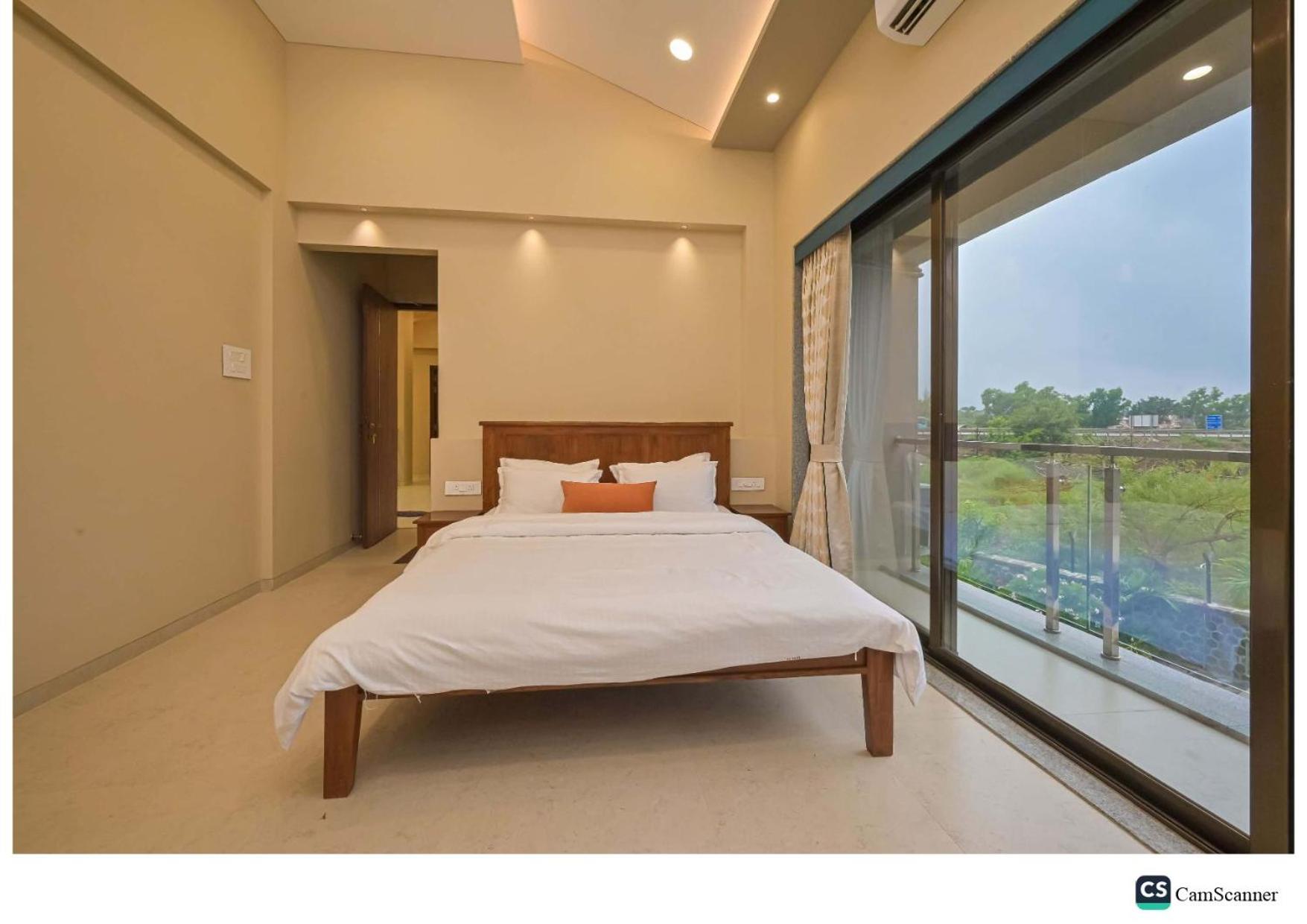 הוילה לונבלה Radha Krishna 5Bhk מראה חיצוני תמונה
