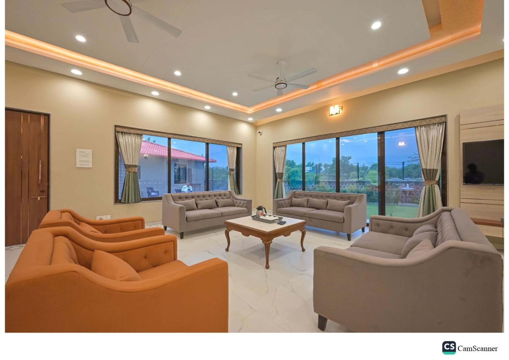 הוילה לונבלה Radha Krishna 5Bhk מראה חיצוני תמונה